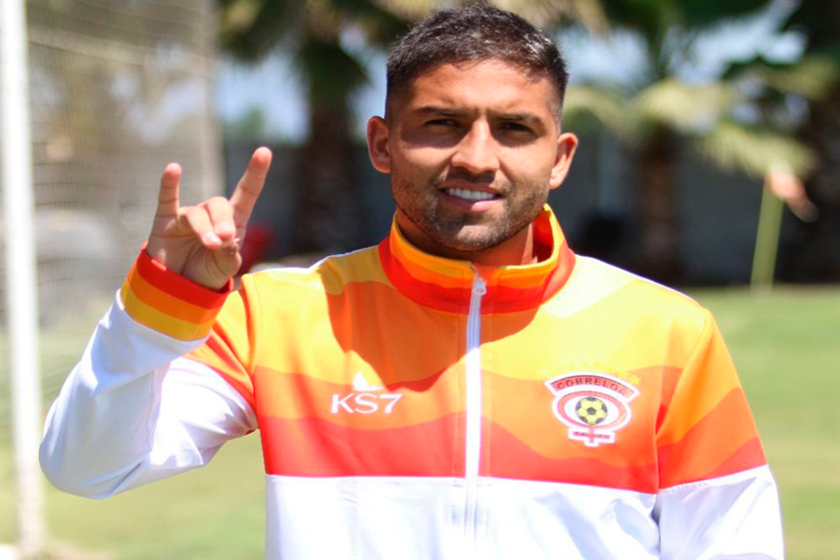 Ignacio Jara con indumentaria de Cobreloa.