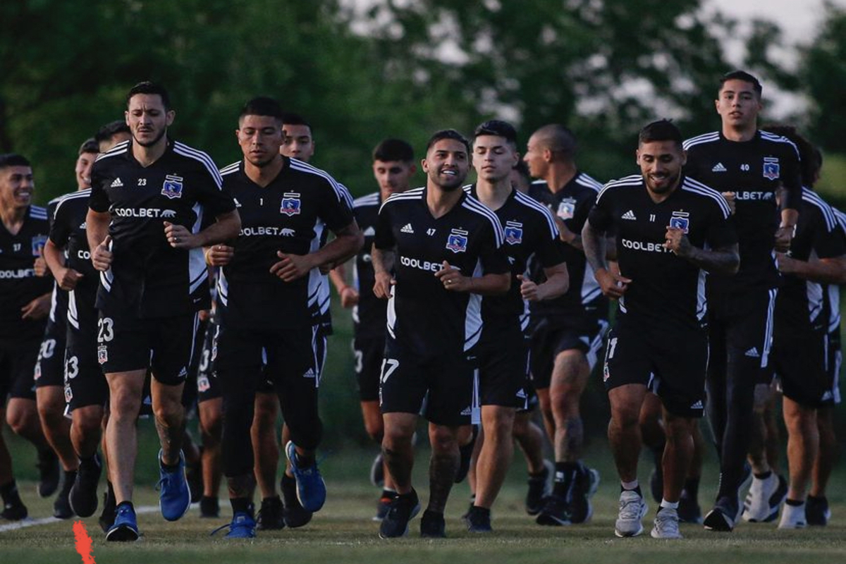 Colo-Colo durante la pretemporada de 2023 mientras trabaja en Argentina.