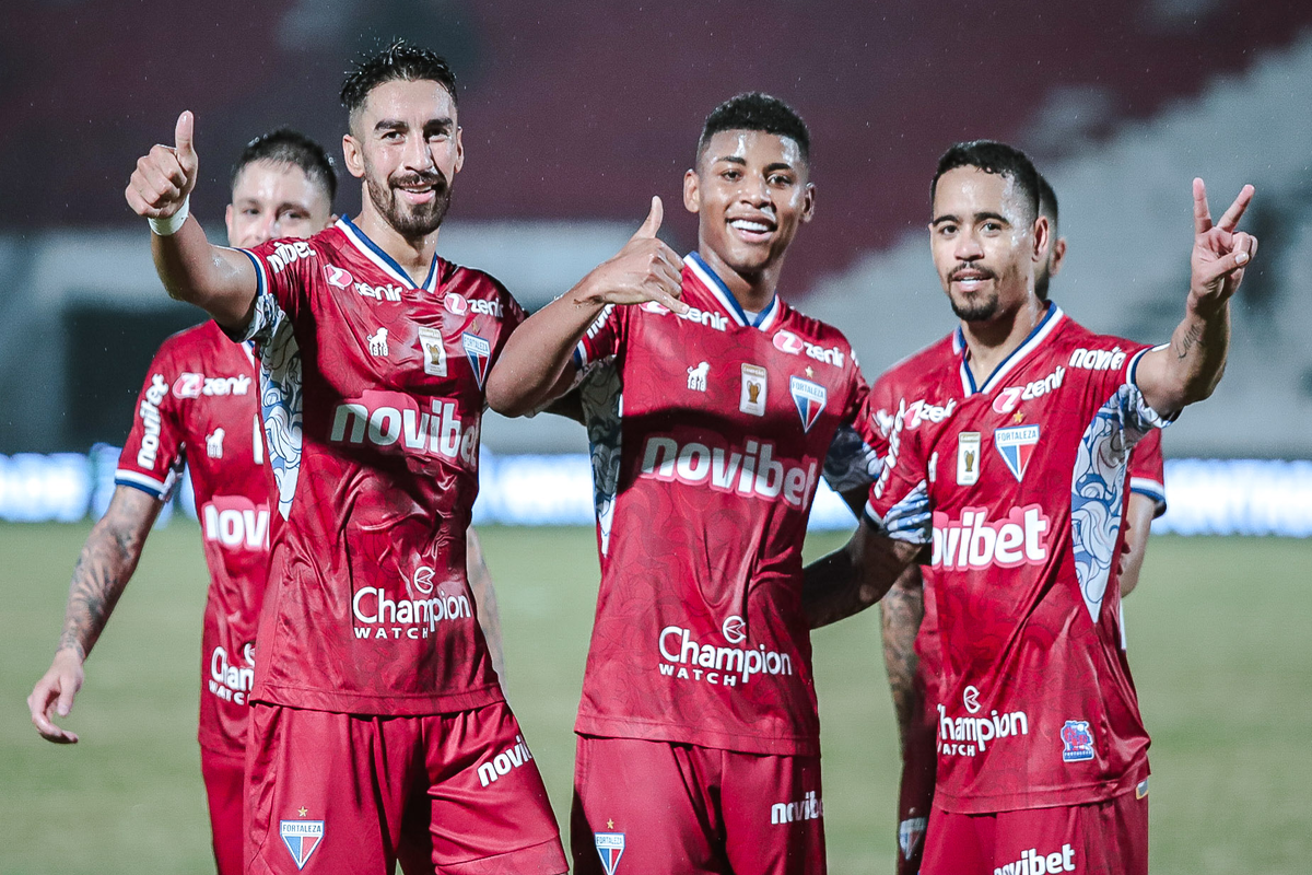 Fortaleza celebrando un gol.