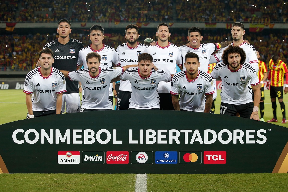 Formación titular de Colo-Colo ante Deportivo Pereira por el grupo F de la Copa Libertadores 2023.