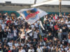 Hinchas de Colo-Colo en el sector Arica del Estadio Monumental.