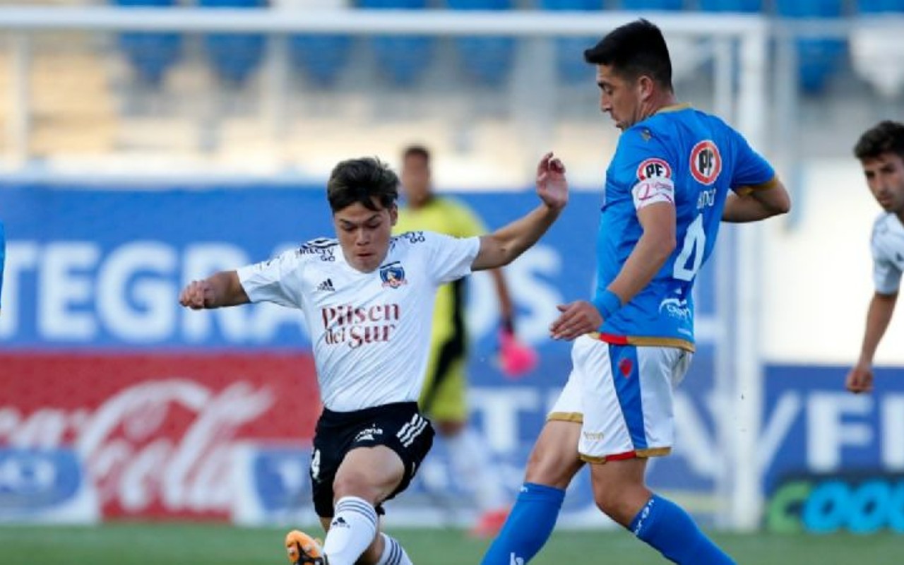 Danilo Díaz jugando por Colo-Colo ante Audax Italiano.