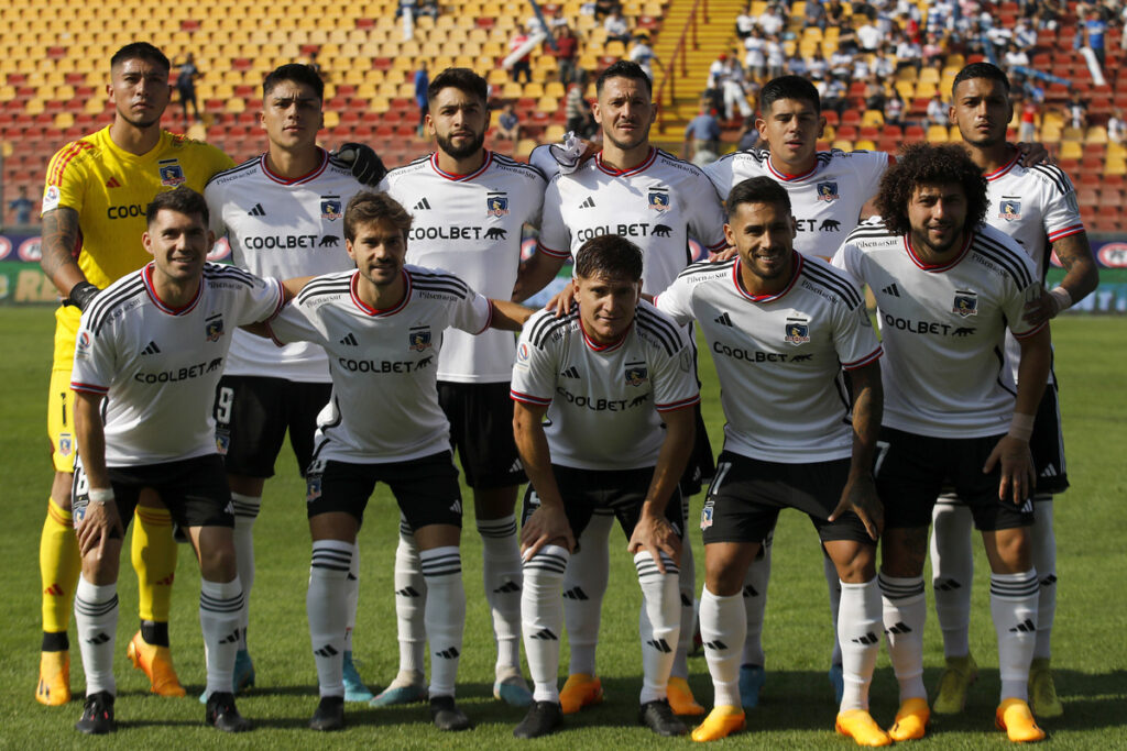 Foto oficial del equipo titular de Colo-Colo para enfrentar a Universidad Católica.