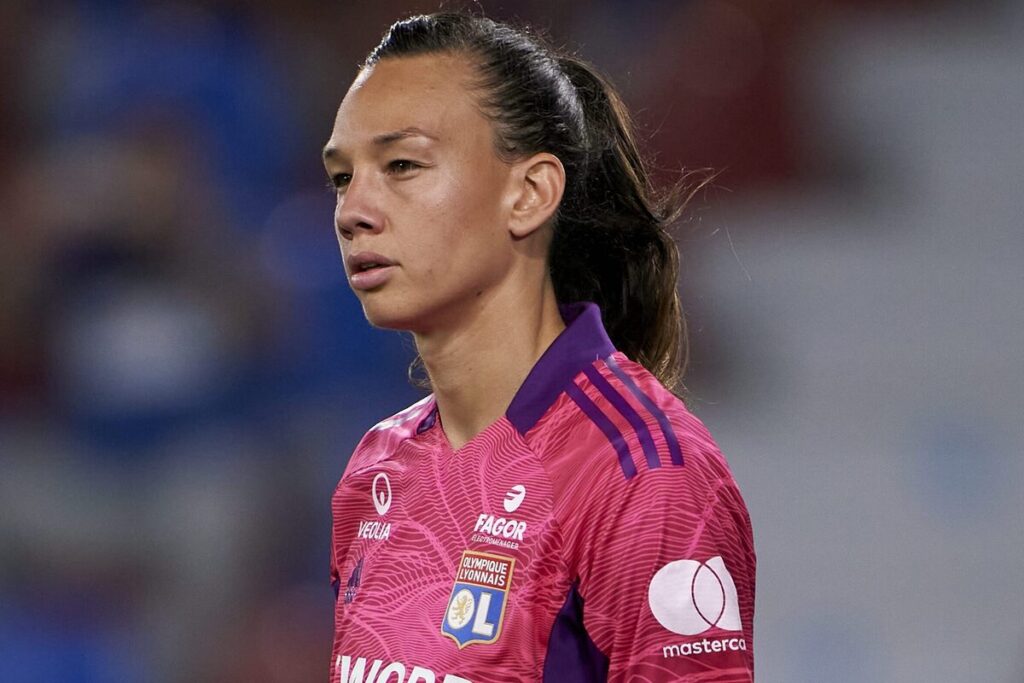 Christiane Endler jugando un partido por el Olympique de Lyon.