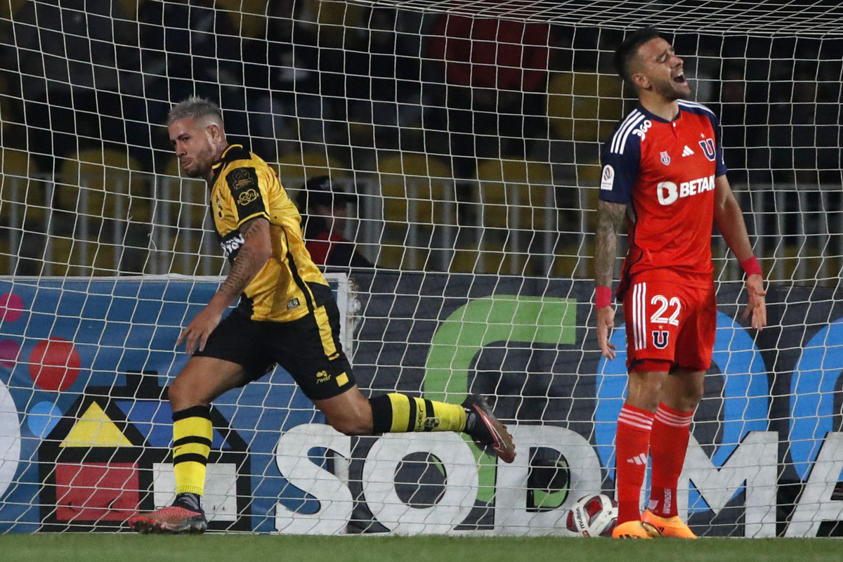 Rodrigo Holgado festejando su gol ante Universidad de Chile