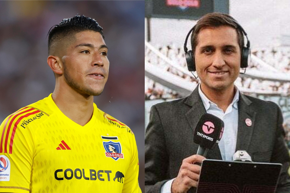 Brayan Cortés jugando un partido con Colo-Colo y Daniel Arrieta al borde del campo de juego en el Estadio Monumental.