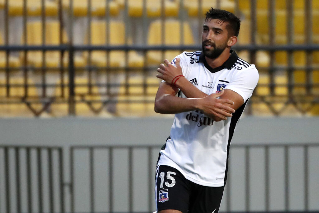 Emiliano Amor sumando minutos en el compromiso amistoso de Colo-Colo vs River Plate