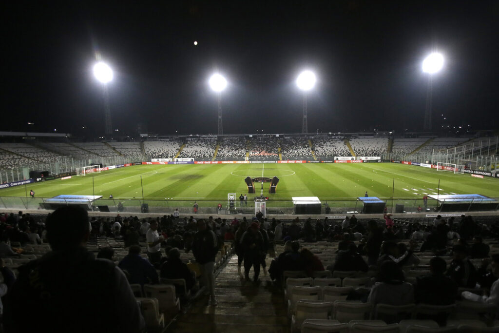 Vista panorámica desde el sector Océano del Estadio Monumental en el partido de Colo-Colo y Boca Juniors, válido por la Copa Libertadores 2023.