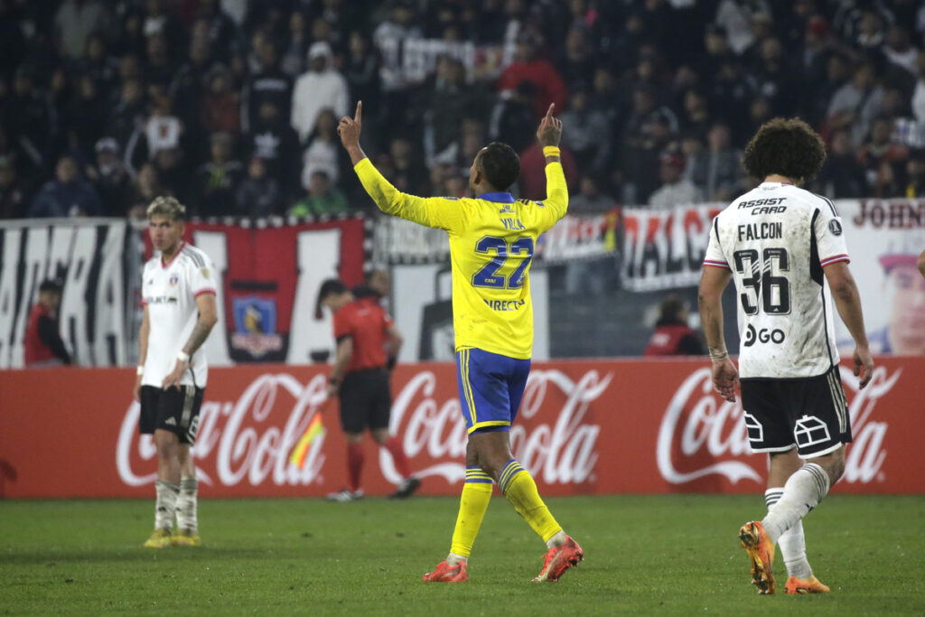 Gol de Boca Juniors en su visita a Colo-Colo por la Copa Libertadores.