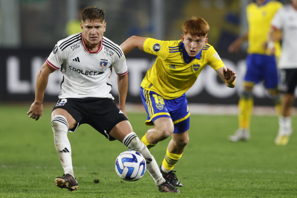 Leonardo Gil junto a Valentín Barco en el último partido de Colo-Colo, donde se midió ante Boca Juniors en la Copa Libertadores 2023.