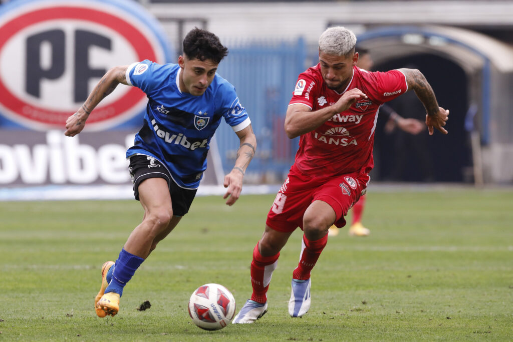 Futbol, Huachipato vs Nublense.
Fecha 14, campeonato Nacional 2023.
El jugador de Huachipato Javier Altamirano es fotografiado durante el partido de primera division contra Nublense disputado en el estadio Huachipato Cap en Talcahuano, Chile.
14/05/2023
Marco Vasquez/Photosport

Football, Huachipato vs Nublense.
14th date, 2023 National Championship.
Huachipato's player Javier Altamirano is pictured during the first division match against Nublense at the Huachipato Cap stadium in Talcahuano, Chile.
14/05/2023
Marco Vasquez/Photosport