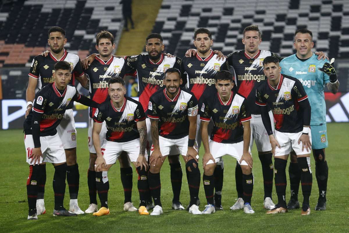 Formación de Curicó Unido frente a Colo-Colo