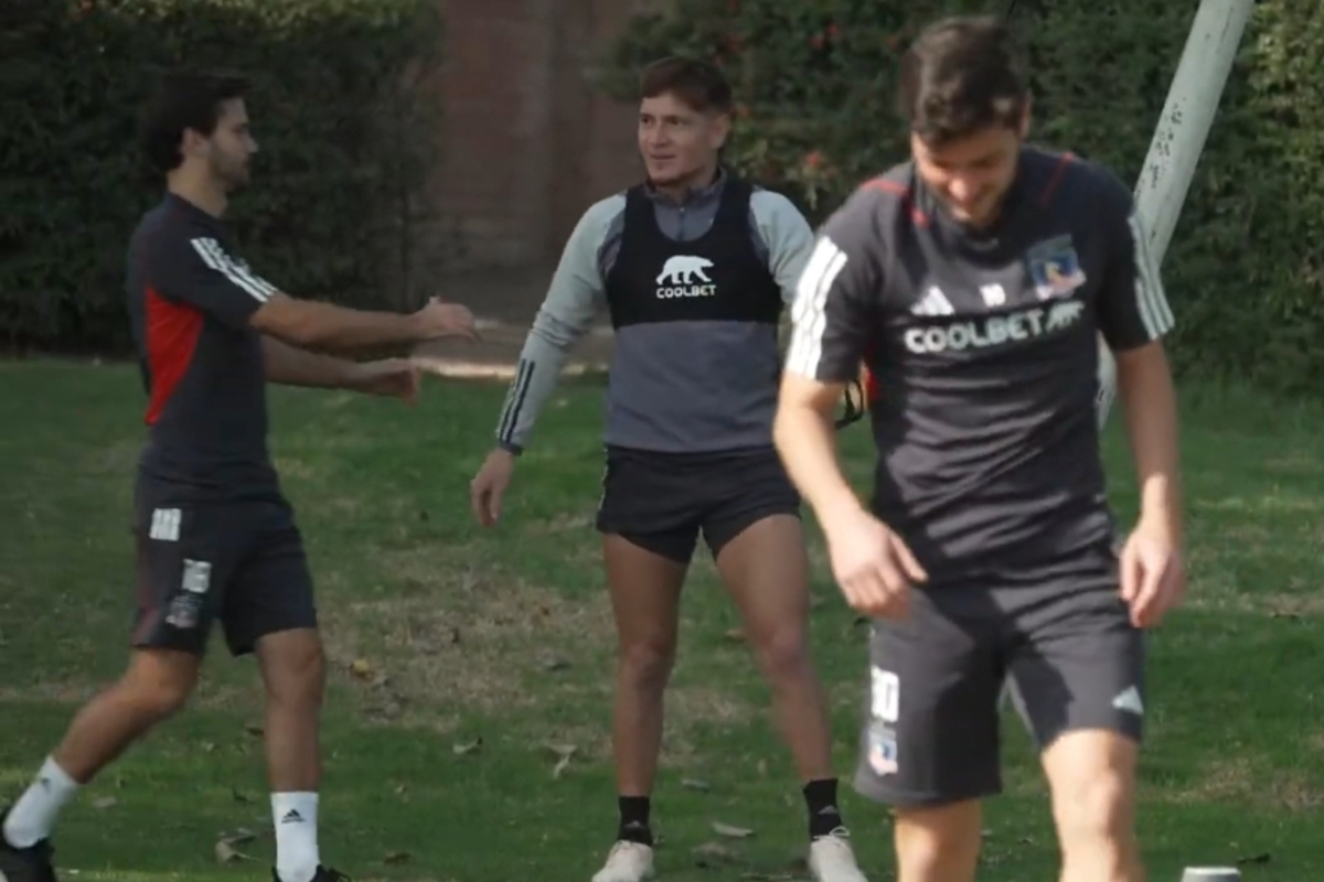 Leonardo Gil realizando un entrenamiento recuperativo en el Estadio Monumental, junto a Agustín Bouzat.