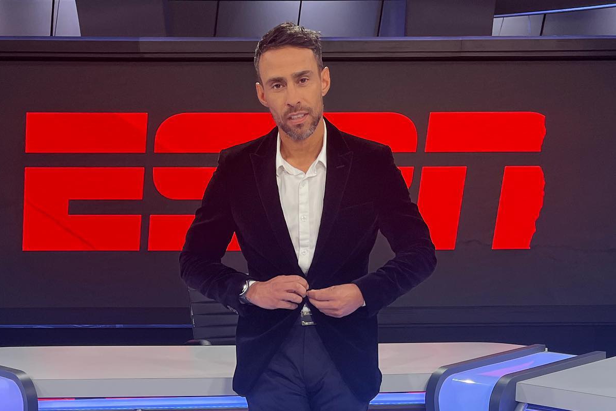 Jorge Valdivia en su rol como comentarista de ESPN.