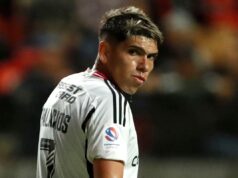 Carlos Palacios disputando el partido de Colo-Colo vs Unión la Calera.