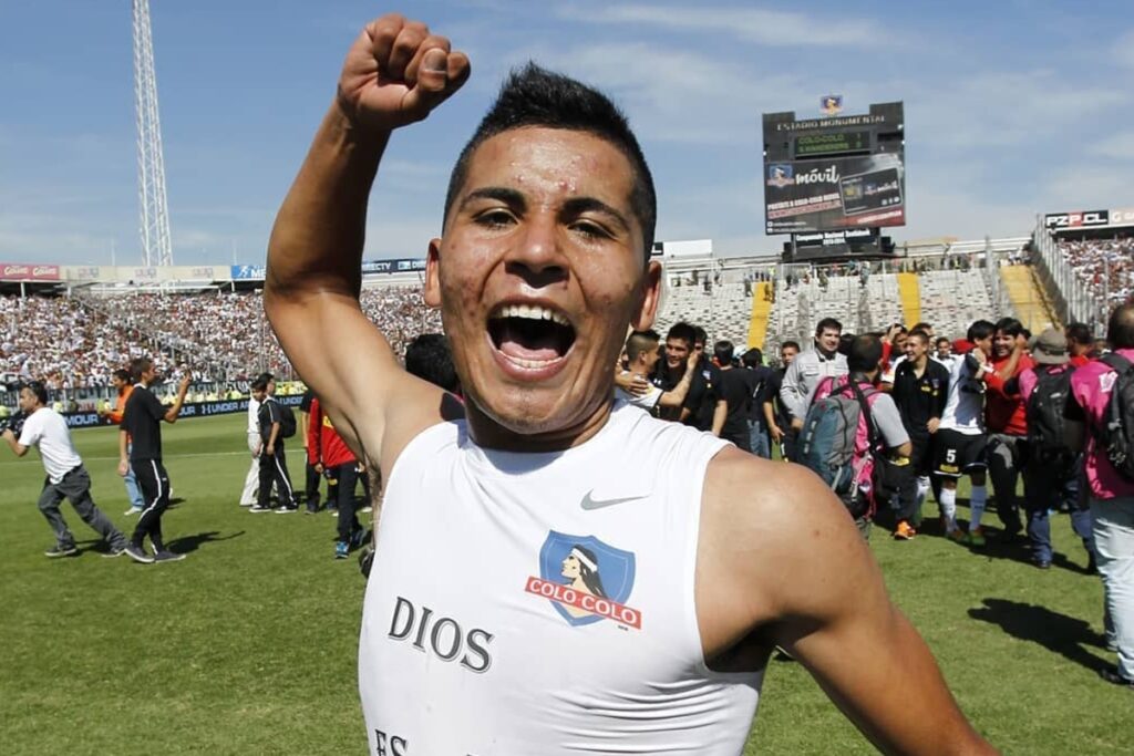 Luis Pavez Muñoz celebrando la obtención del título N°30 de Colo-Colo.