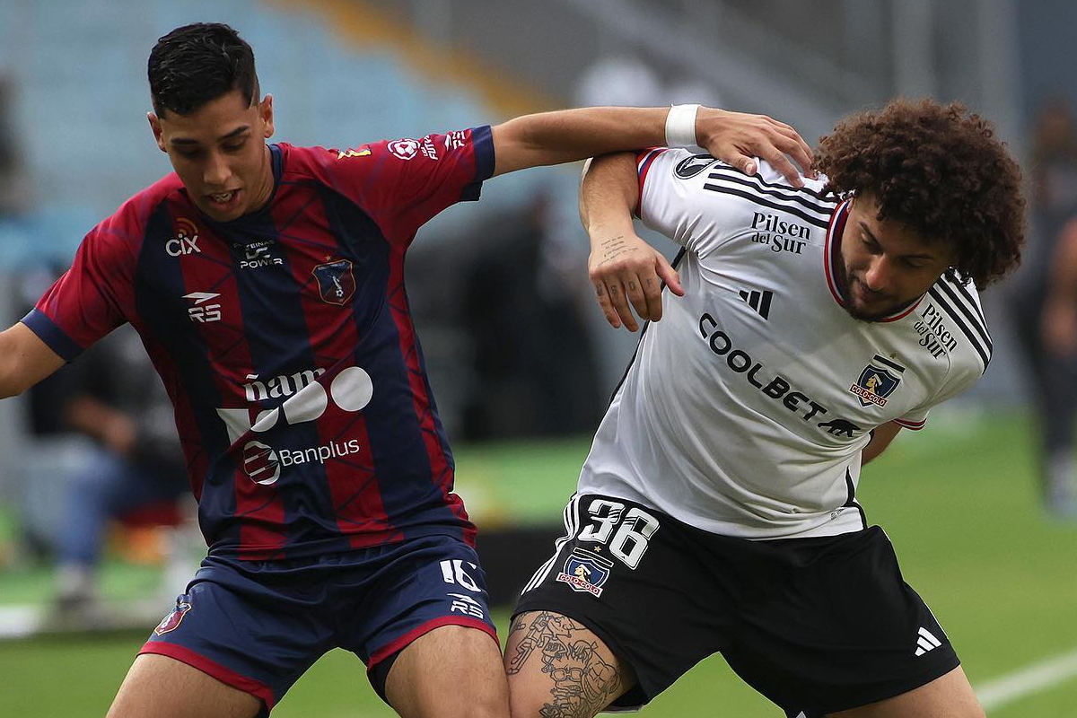 Maximiliano Falcón enfrentando a Monagas por la Copa Libertadores.