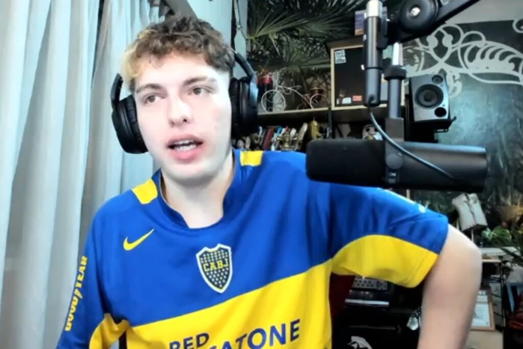 Davoo Xeneize comentando sobre el partido de Colo-Colo vs Boca Juniors por la Copa Libertadores.