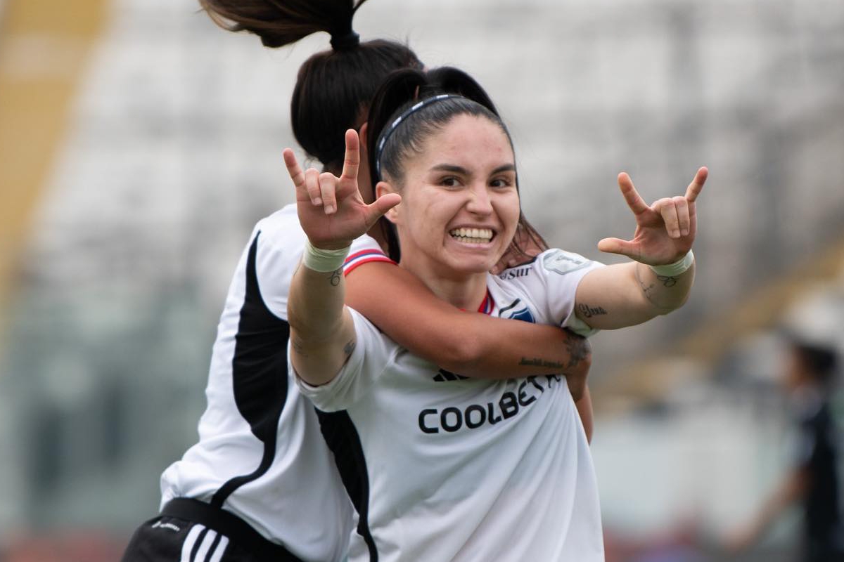 Javiera Grez celebrando su gol con Colo-Colo Femenino frente a Palestino