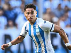 Óscar Opazo defendiendo la camiseta de Racing Club de Avellaneda.