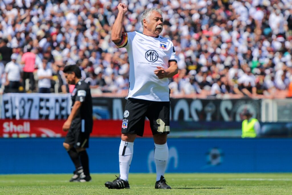 Carlos Caszely durante la previa del Superclásico del 2019.