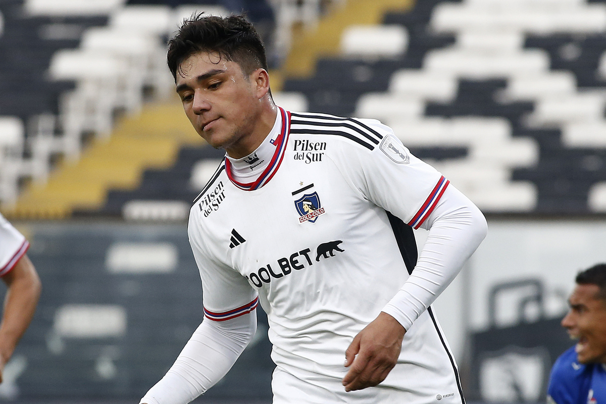 Damián Pizarro con la camiseta de Colo-Colo.