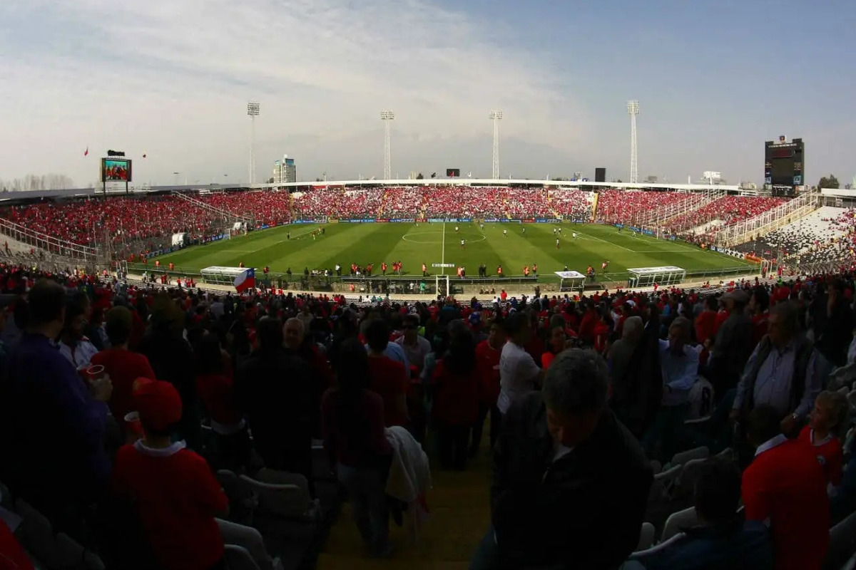 Estadio Monumental durante un partido de la selección chilena.