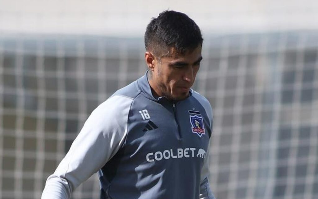 Primer plano de Darío Lezcano en la práctica de Colo Colo