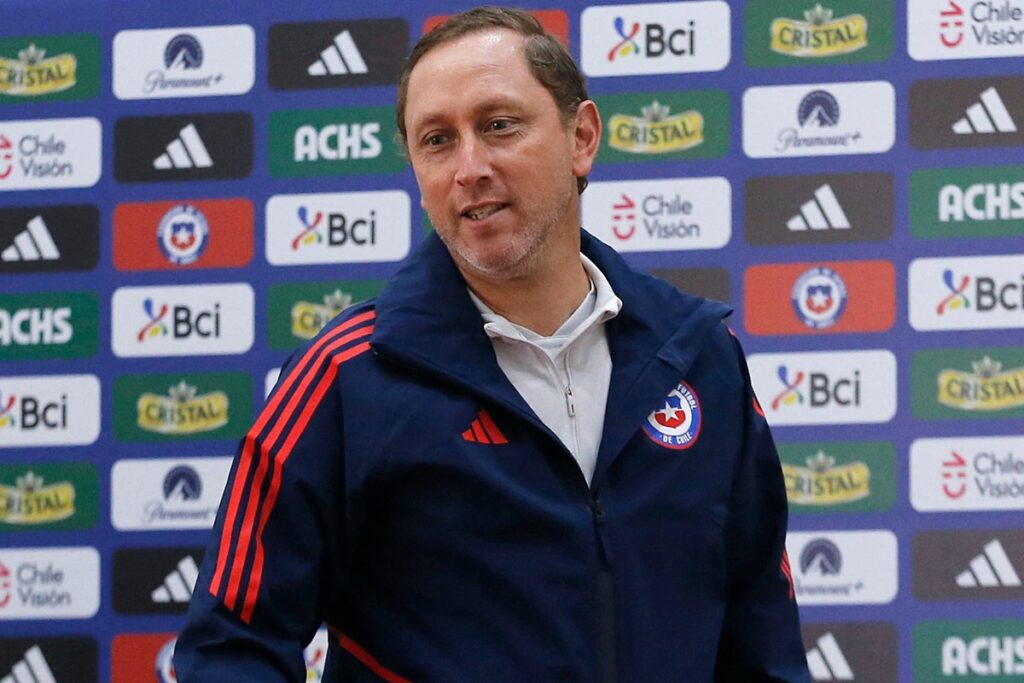 Luis Mena en su presentación como entrenador de la Selección Chilena