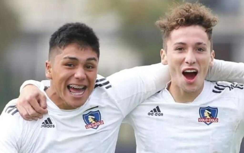 Damián Pizarro y Luciano Arriagada con una cara de felicidad jugando por Colo Colo