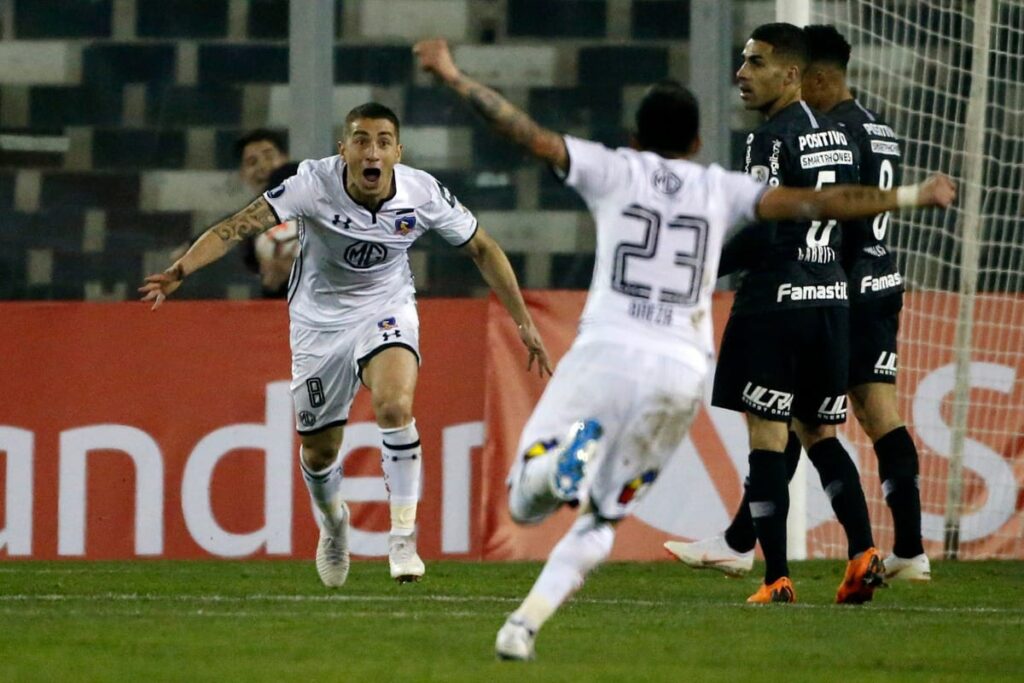 Gol de Carlos Carmona con Colo-Colo vs Corinthians en Copa Libertadores