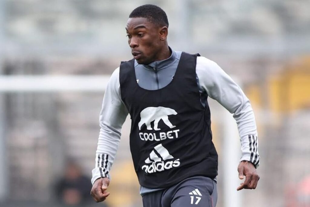 Fabián Castillo en un entrenamiento de Colo-Colo