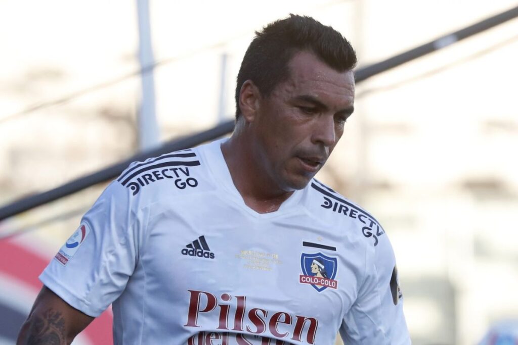 Primer plano de Esteban Paredes con cara de tristeza