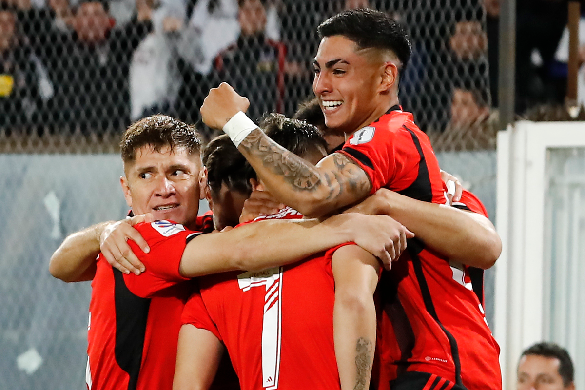 Futbolistas de Colo-Colo celebrando un gol en el duelo ante Unión la Calera por la Copa Chile 2023.