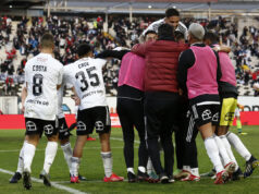 Plantel de Colo-Colo celebrando un gol en el triunfo ante Deportes Antofagasta en el 2021.