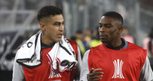 Darío Lezcano y Fabián Castillo conversando