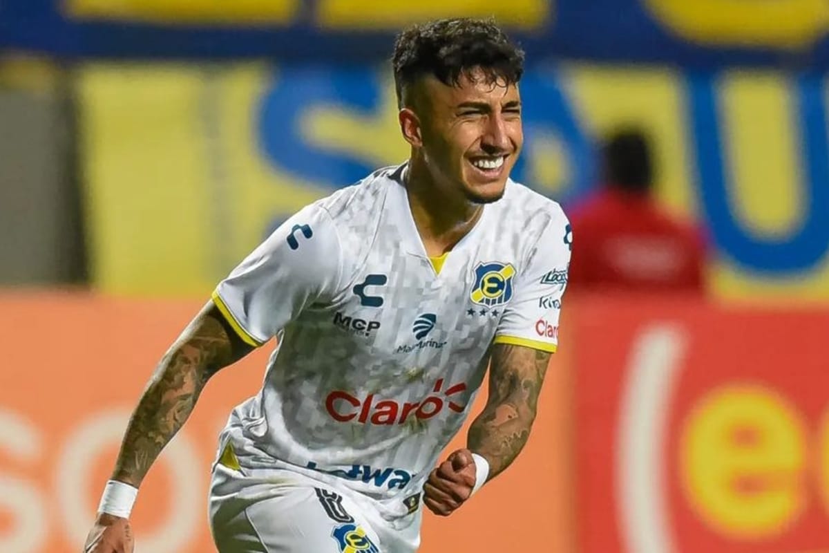 Bryan Soto celebrando su gol con Everton de Viña del Mar en Copa Chile