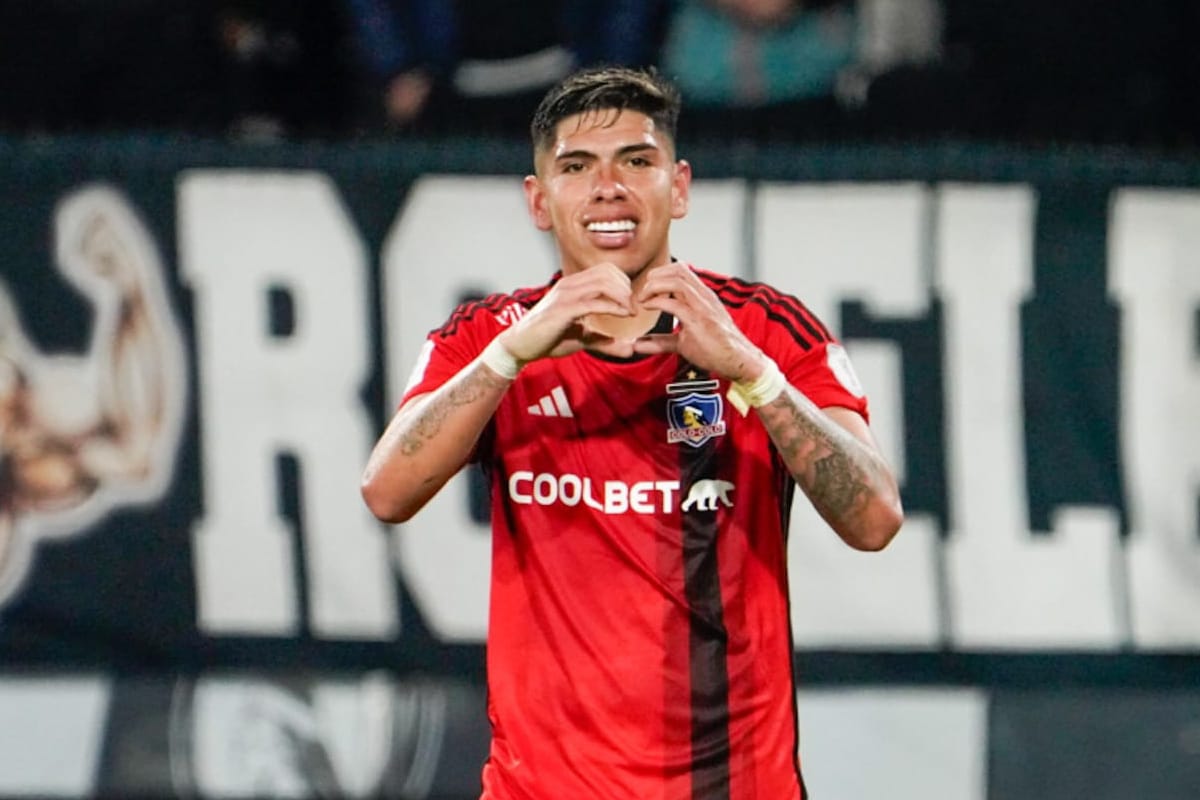 Carlos Palacios celebrando un gol frente a Unión la Calera