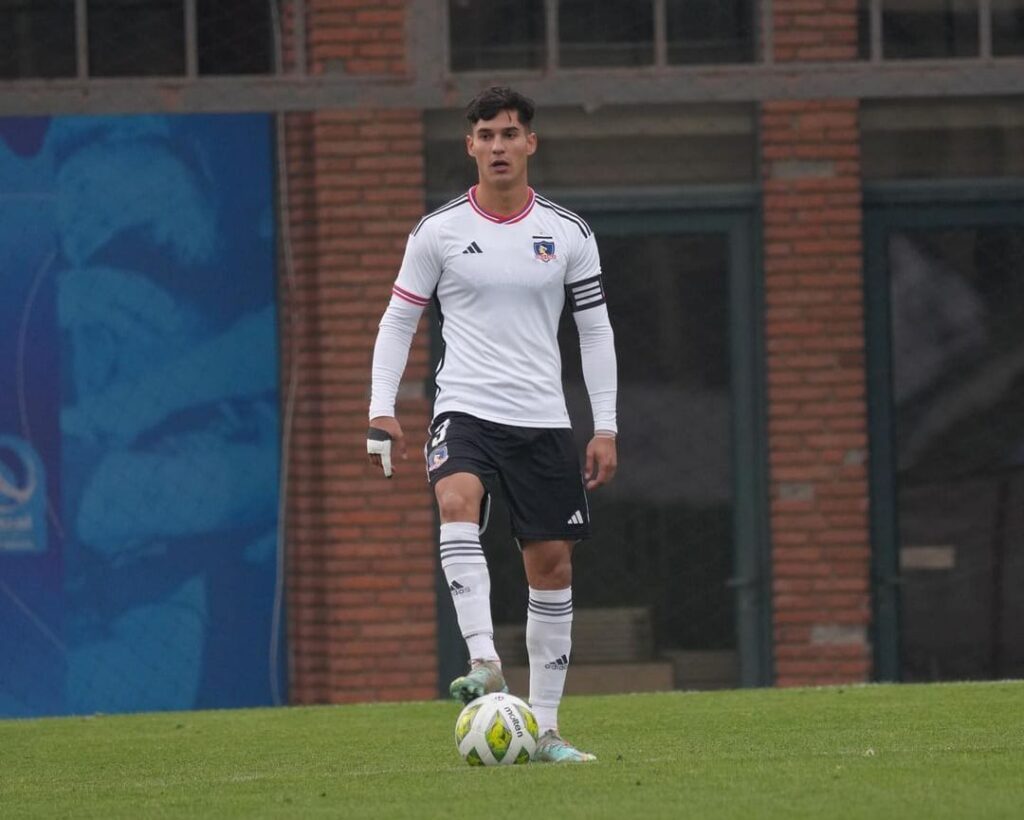 Darko Fiamengo jugando por la categoria de Proyección de Colo-Colo 