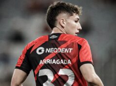 Luciano Arriagada con la camiseta de Athletico Paranaense