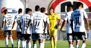 Plantel de Colo-Colo se retira cabizbajo del Estadio el Cobre de El Salvador tras caer por 3-1 a manos de Cobresal por la primera rueda del Campeonato Nacional.