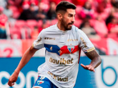 Juan Martín Lucero defendiendo la camiseta de Fortaleza en el fútbol brasileño.