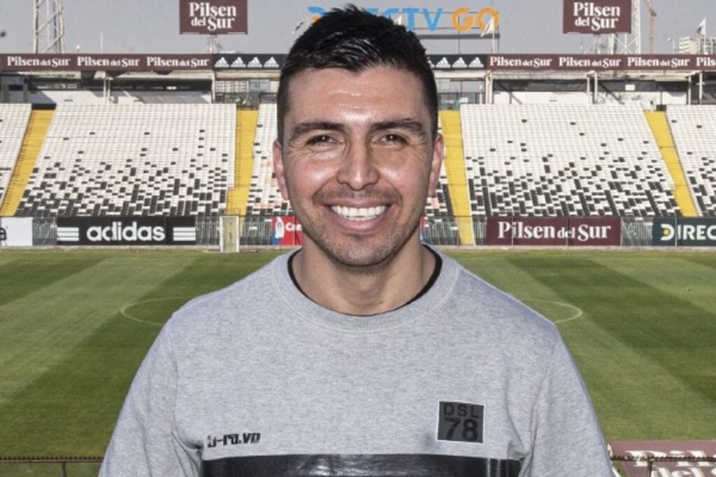 Gonzalo Fierro sonriendo en el Estadio Monumental.