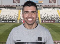 Gonzalo Fierro sonriendo en el Estadio Monumental.