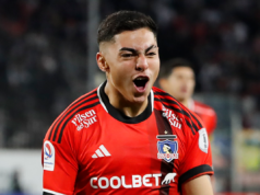Jordhy Thompson con bastante euforia grita un gol tras anotar con la camiseta de Colo-Colo en la Copa Chile 2023.