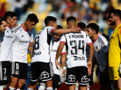 Plantel de Colo-Colo reunido antes de enfrentar a Everton por el Campeonato Nacional 2023.
