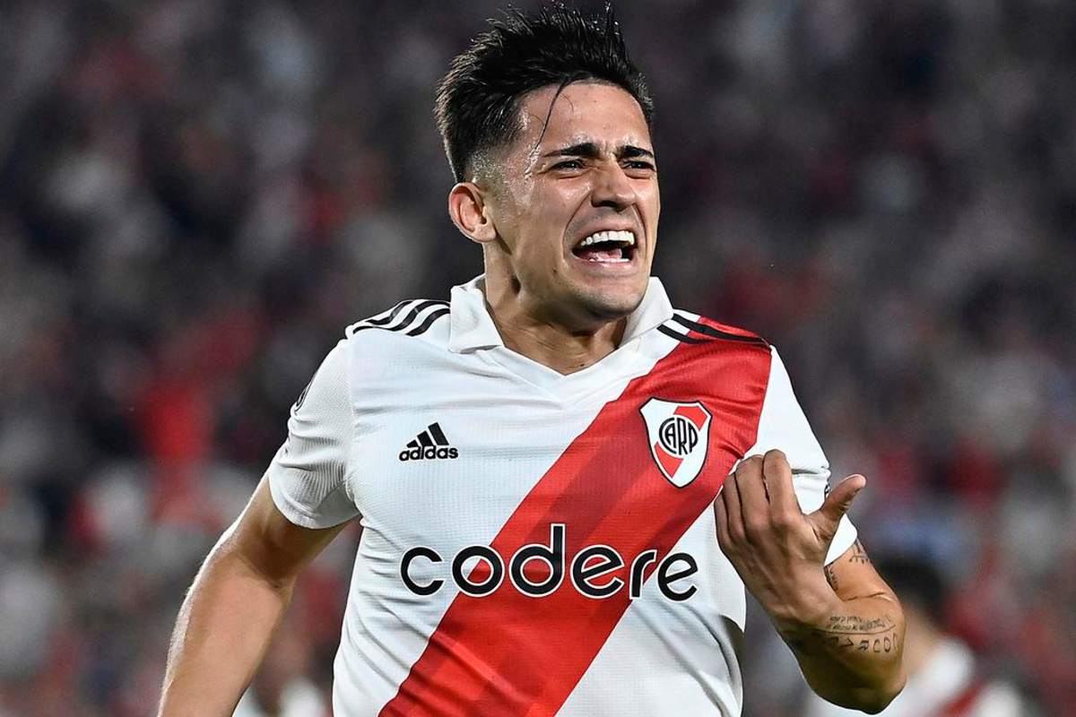 Pablo Solari celebrando eufórico el 2-1 de River Plate sobre Internacional de Porto Alegre por los octavos de final de la Copa Libertadores 2023.