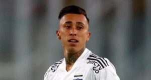 Primer plano de Martín Rodríguez jugando con la camiseta de Colo-Colo en 2021.