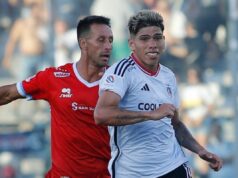 Primera plano a Christian Vilches y Carlos Palacios durante un compromiso de Colo-Colo vs Magallanes en el Campeonato Nacional