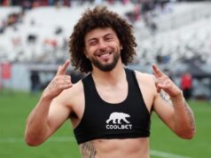 Primer plano a Maximiliano Falcón saliendo de la cancha, tras el triunfo de Colo-Colo sobre Universidad Católica.